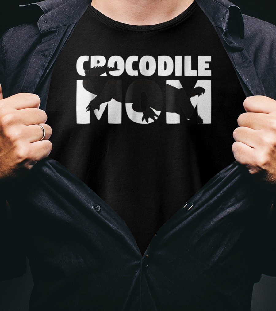 Crocodile Mom Crocodile Lover Animal For Mother T-Shirt