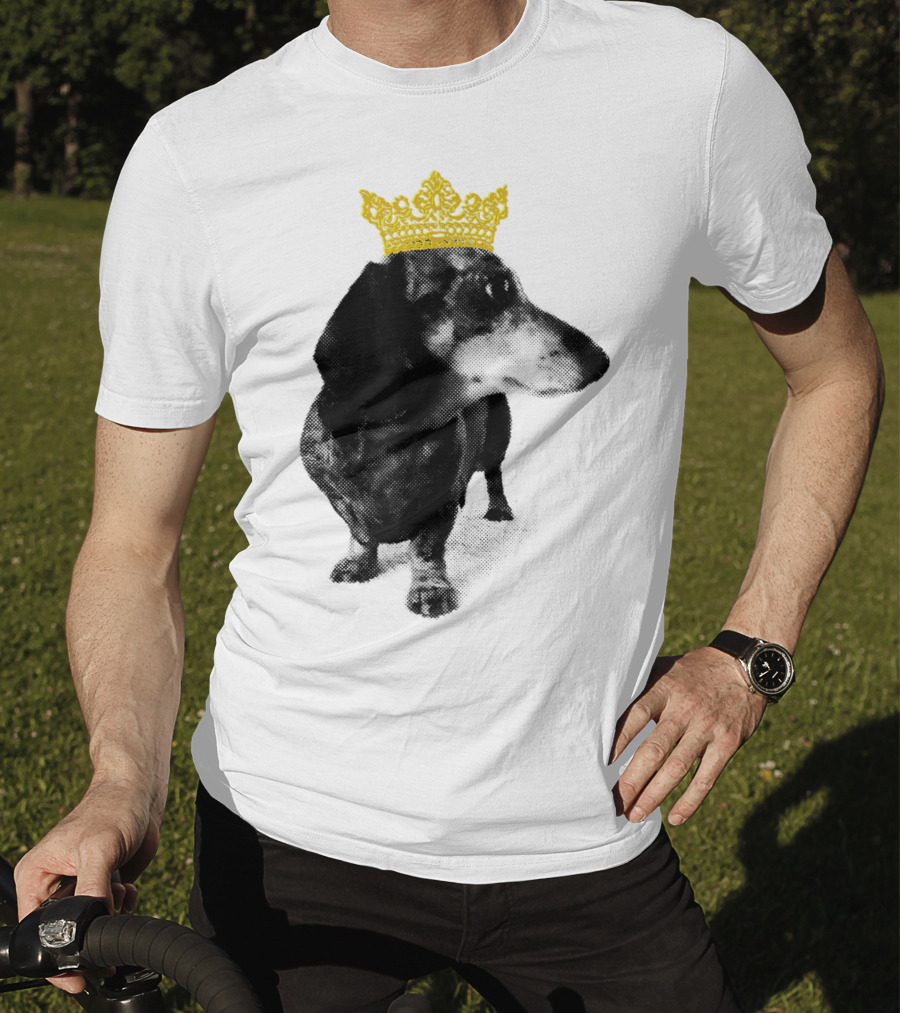 Cute Dachshund Princess With Golden Crown T-Shirt