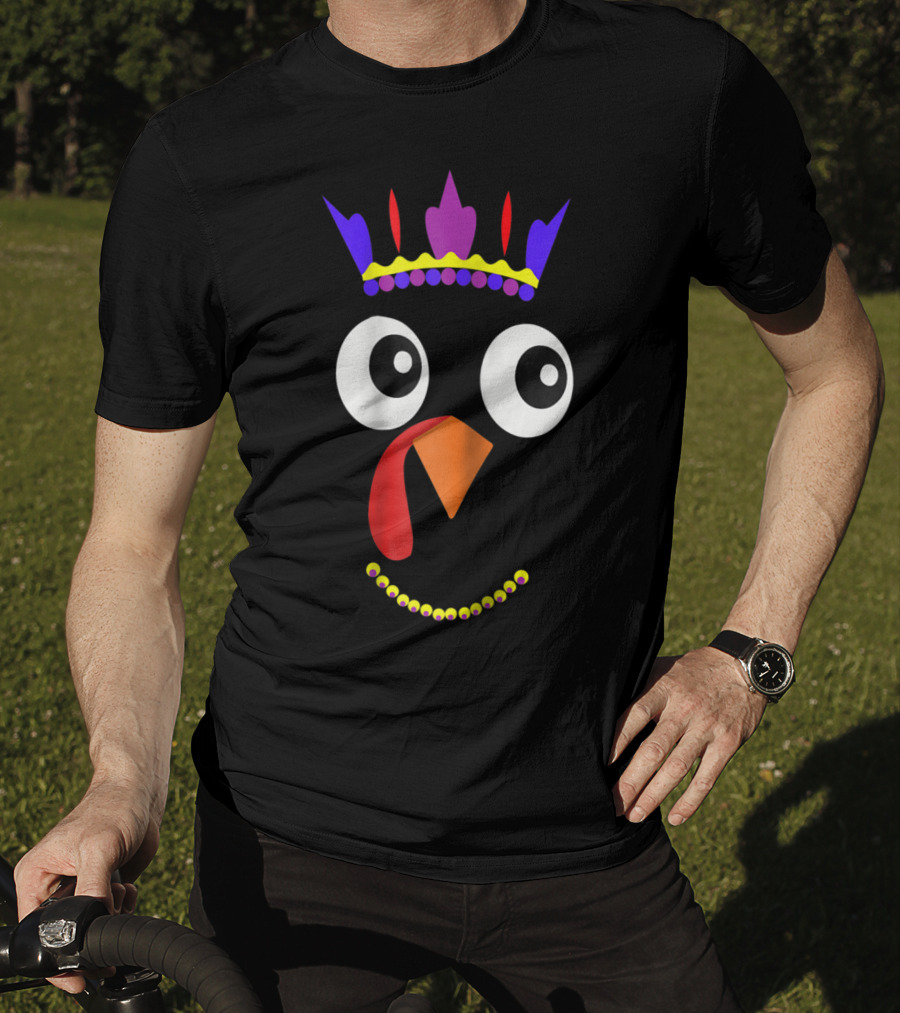 Cute Little Turkey Funny Thanksgiving Mom With Crown And Necklace T-Shirt