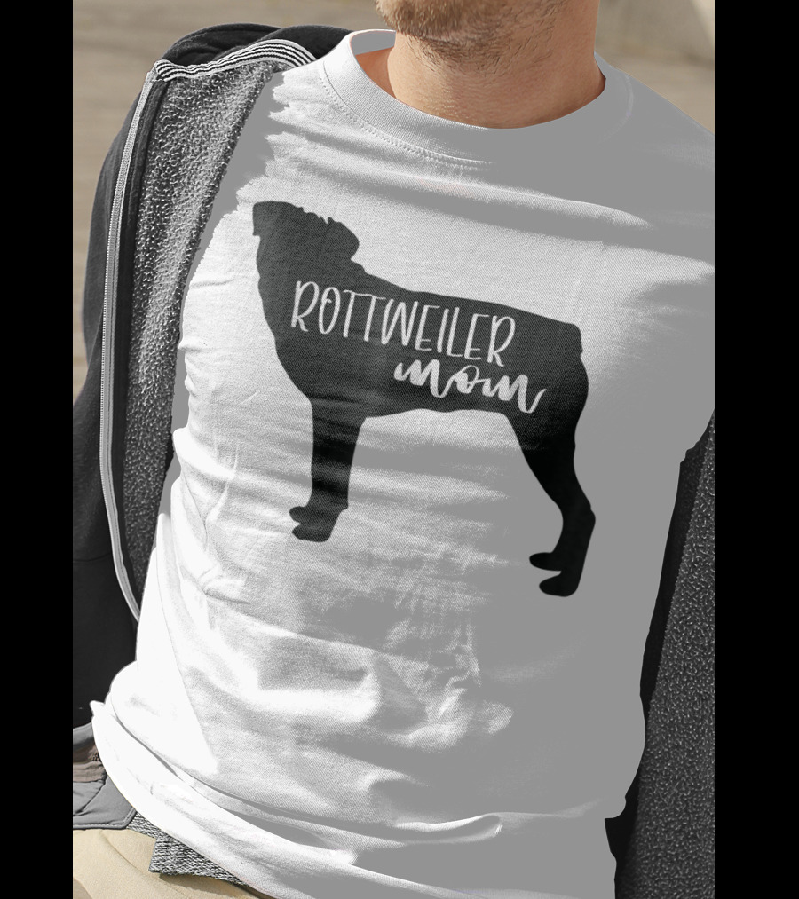 Rottweiler Mom T-Shirt