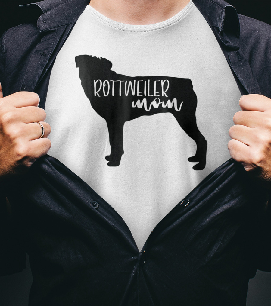 Rottweiler Mom T-Shirt