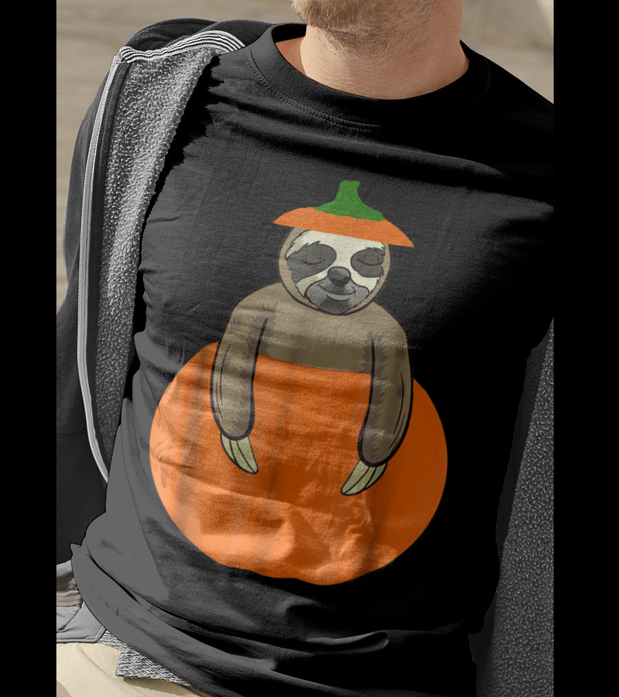 Cute Sloth Pumpkin Halloween Costume For Teacher Mom And Dad T-Shirt