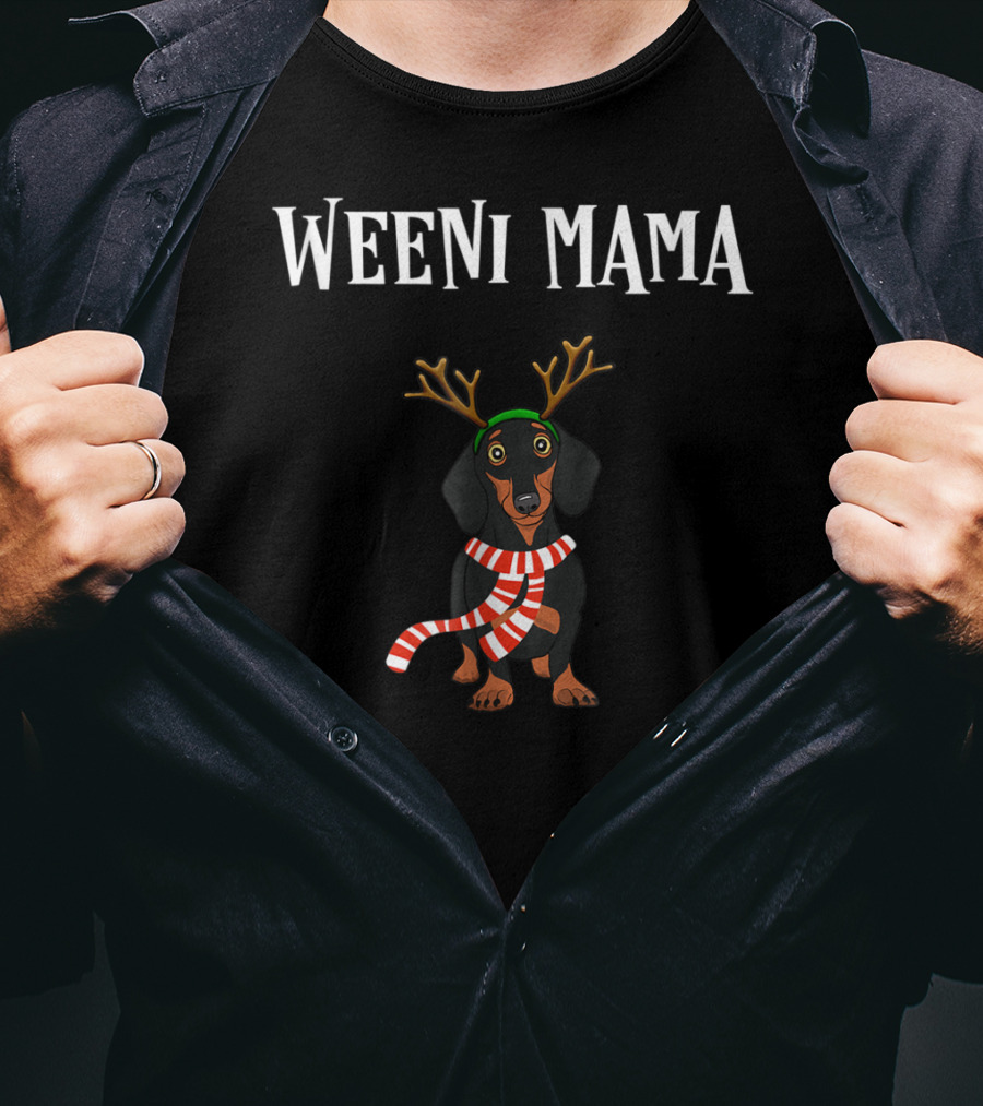WEENI MAMA Dachshund With Reindeer Antlers And Candy Cane Scarf T-Shirt