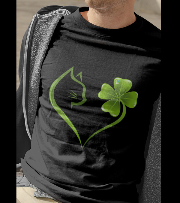 Happy St Patrick's Day Cat With Shamrock Clover T-Shirt