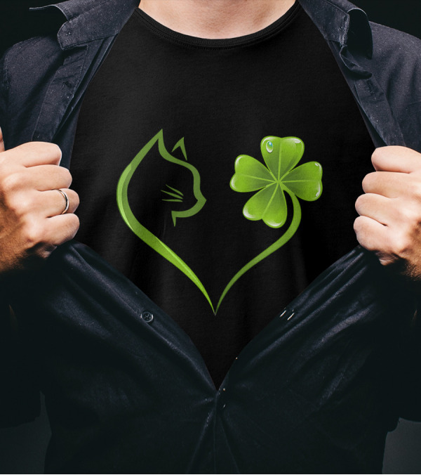 Happy St Patrick's Day Cat With Shamrock Clover T-Shirt