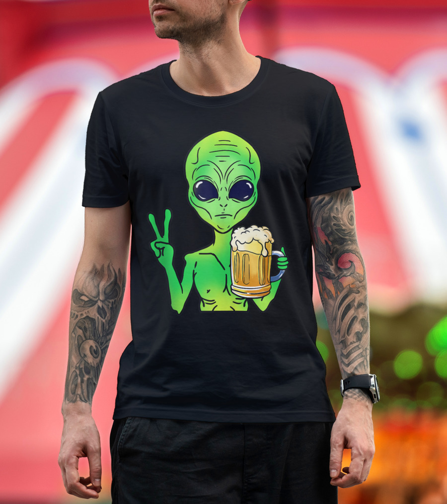 Alien Peace Sign Holding Beer Mug T-Shirt