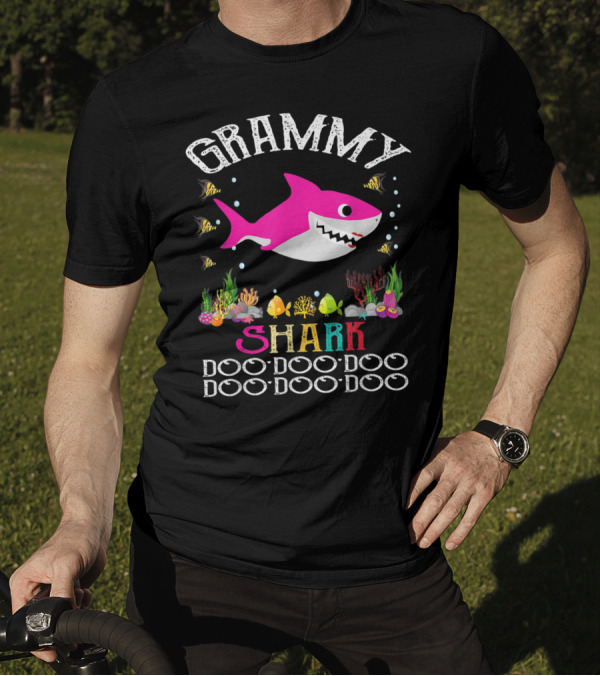GRAMMY SHARK DOO DOO DOO DOO DOO DOO T-Shirt