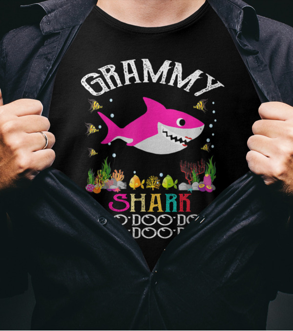 GRAMMY SHARK DOO DOO DOO DOO DOO DOO T-Shirt