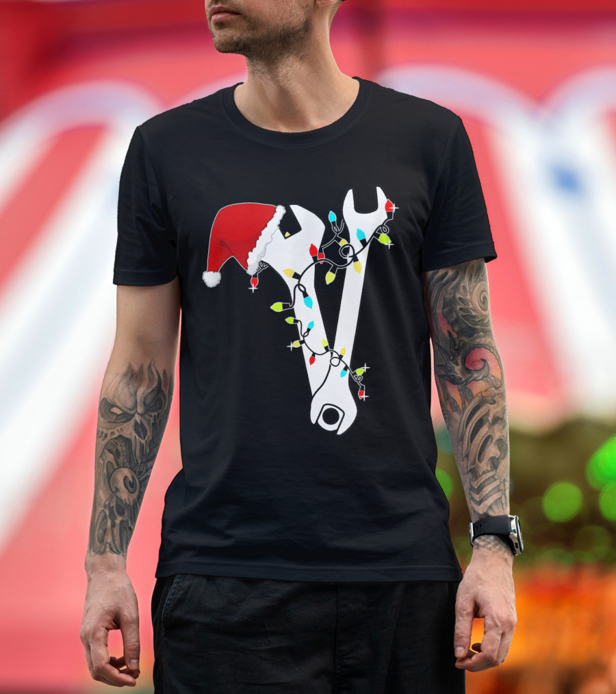 Tool Wrench Technician Mechanic Engineer Christmas Lights Santa Hat T-Shirt