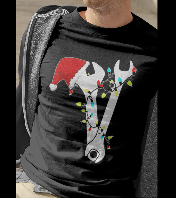 Tool Wrench Technician Mechanic Engineer Christmas Lights Santa Hat T-Shirt