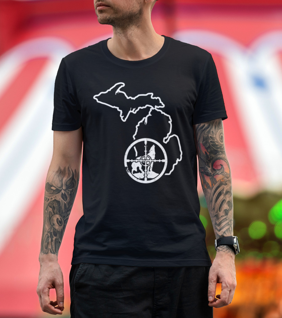 Michigan Map Coyote Calling Hunting Yote Target T-Shirt