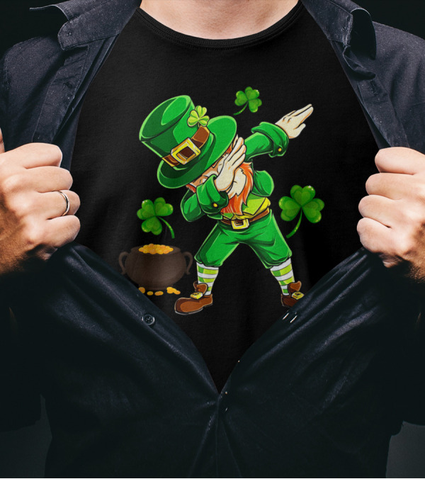 Funny Dabbing Leprechaun With Shamrocks And Pot Of Gold For Saint Patrick's Day T-Shirt