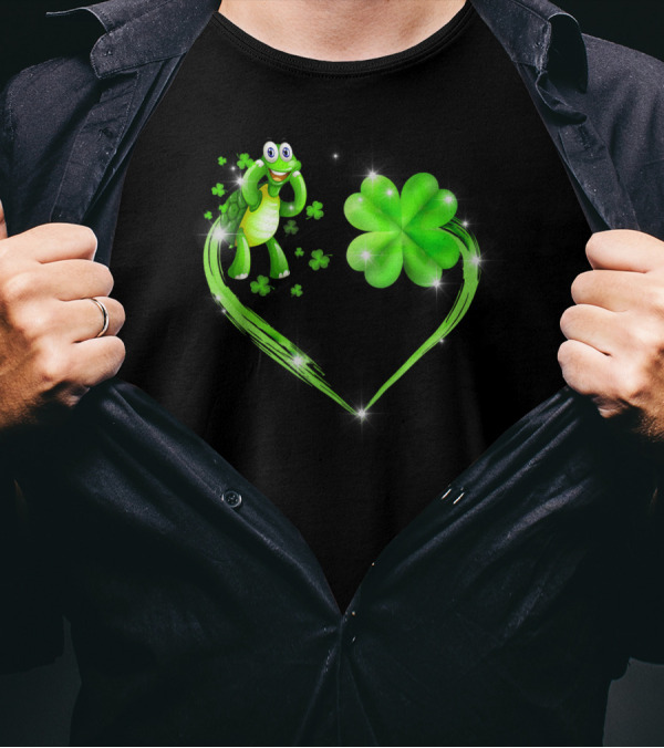 Lucky Shamrock Heart St. Patrick's Day Turtle T-Shirt