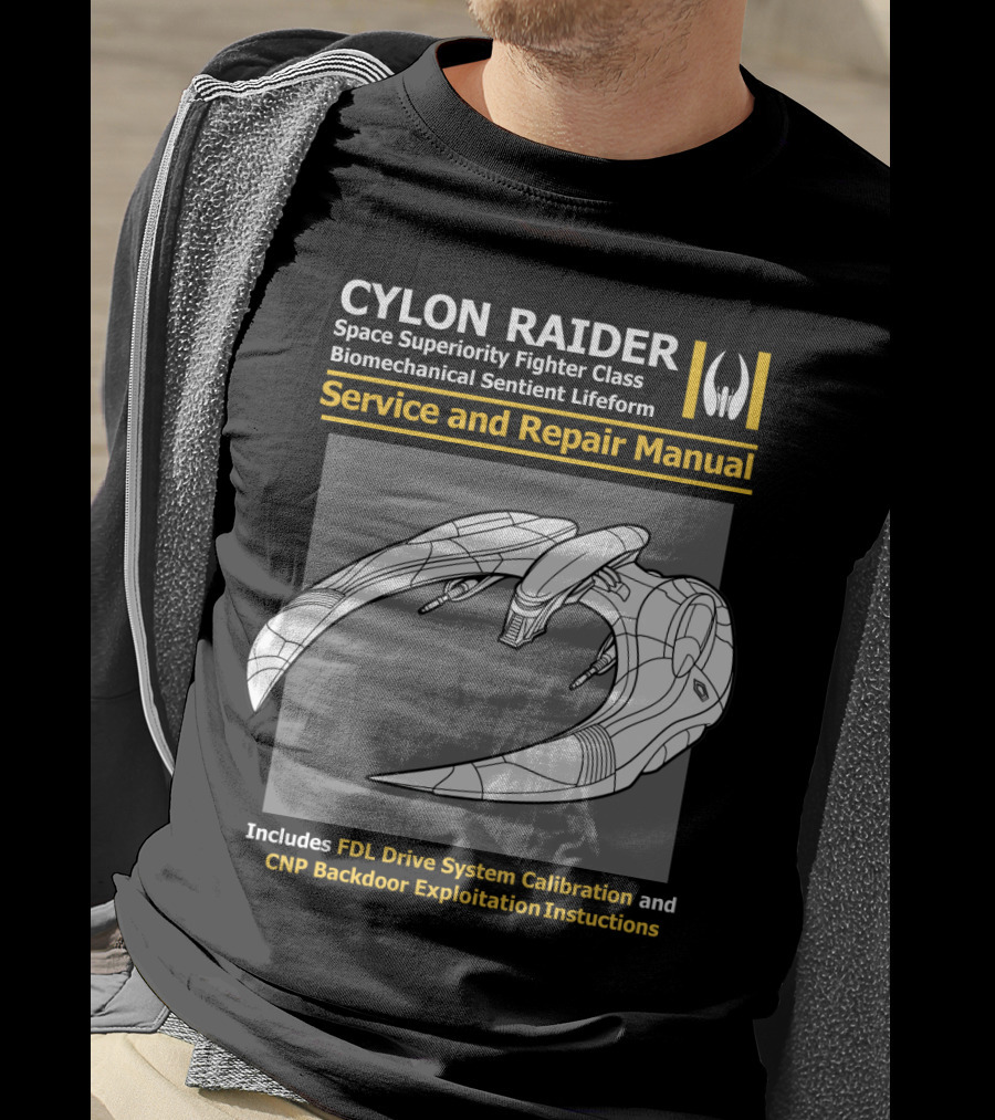 CYLON RAIDER Service And Repair Manual Biomechanical Sentient Lifeform Space Superiority Fighter Class T-Shirt