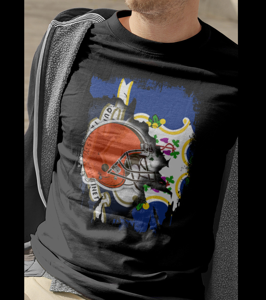 Cleveland Browns Helmet Over Connecticut State Flag T-Shirt