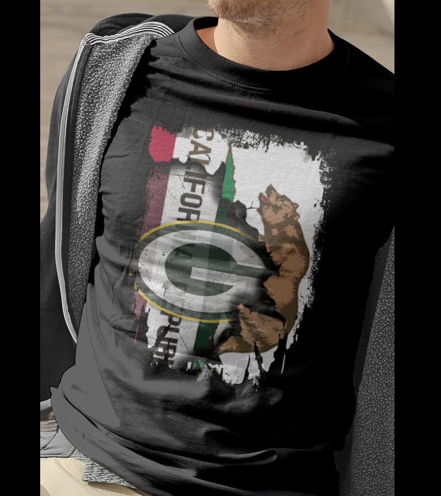 California Republic With Green Bay Packers Logo And Bear T-Shirt