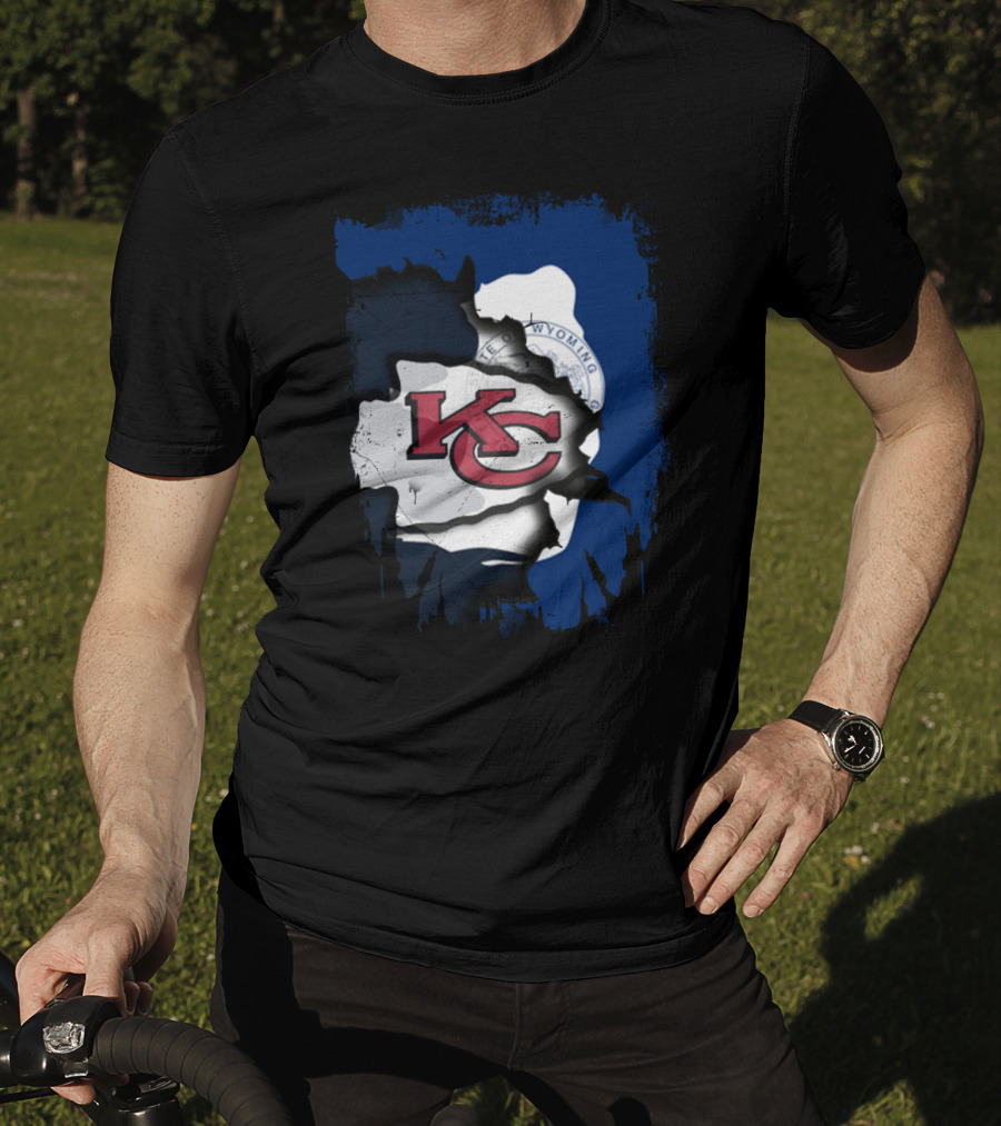 Wyoming State Seal Combined With KC Chiefs T-Shirt