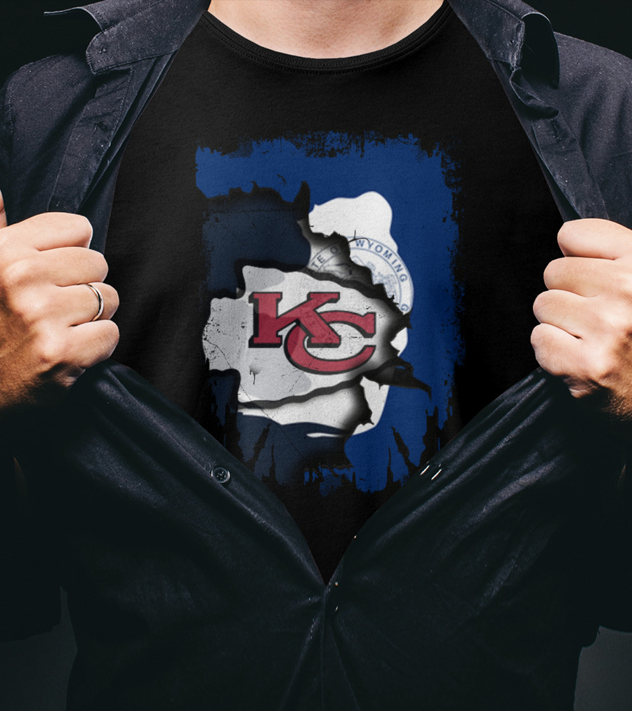 Wyoming State Seal Combined With KC Chiefs T-Shirt