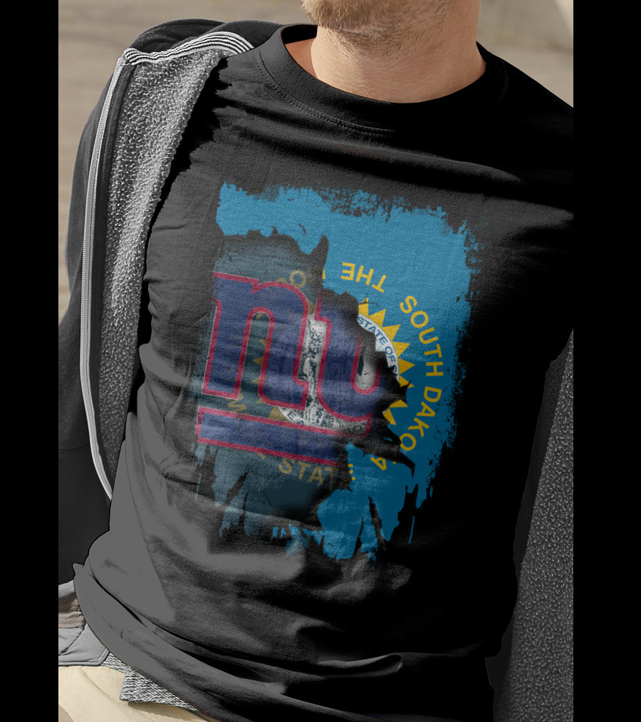 South Dakota State Map With Giants Logo Together T-Shirt