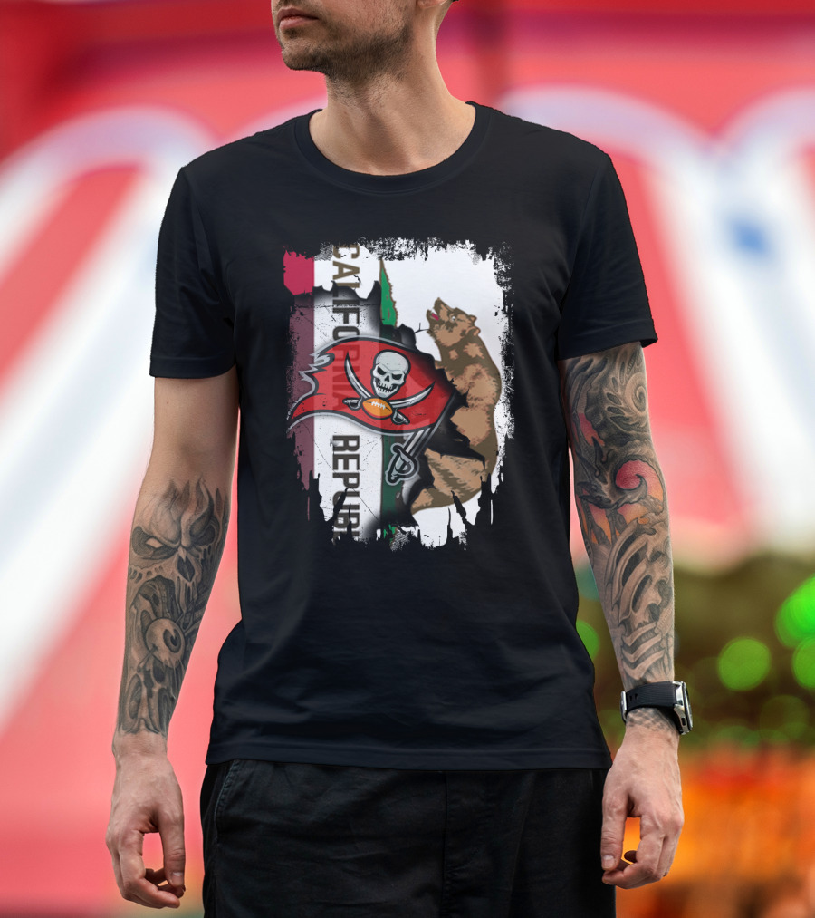 California Republic Bear with Buccaneers Pirate Flag T-Shirt