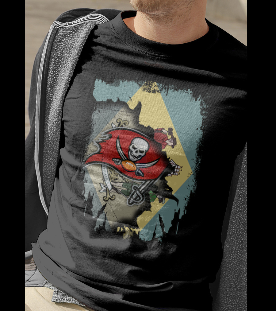 Delaware Together With Buccaneers Flag And Symbol Fusion T-Shirt
