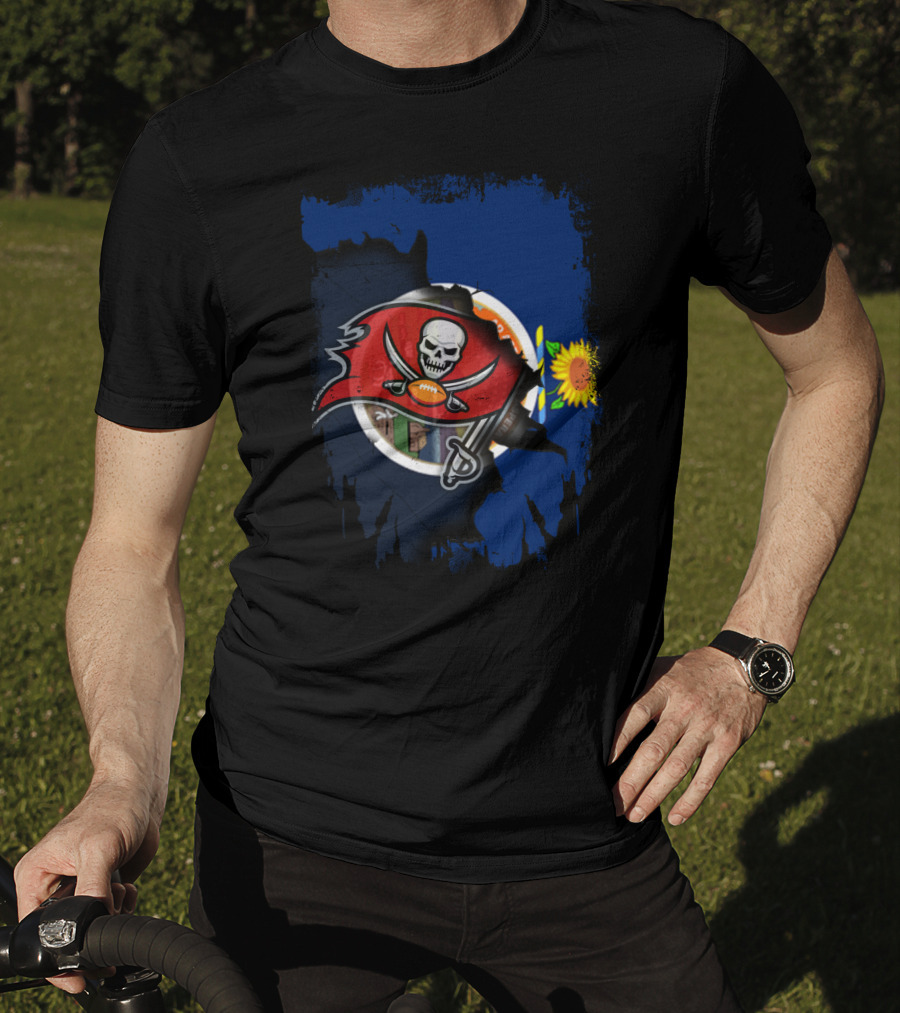 Kansas Buccaneers Sunflower Flag Skull Football T-Shirt