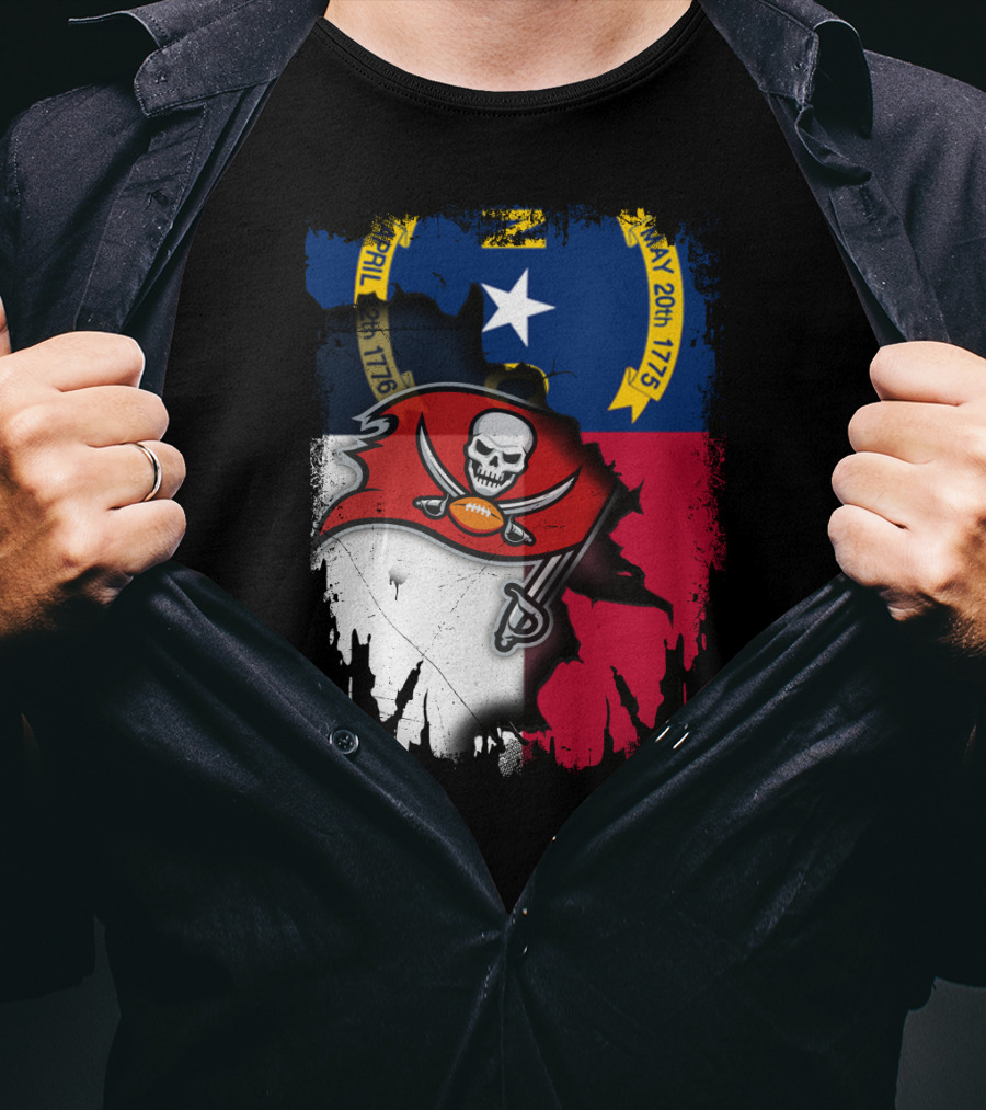 Together North Carolina With Buccaneers Flag And North Carolina Coat Of Arms April 1776 T-Shirt