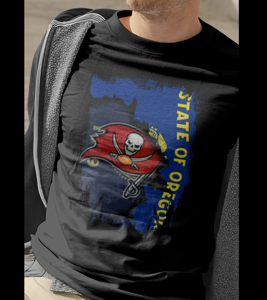 State Of Oregon Combined With Buccaneers Flag Emblem T-Shirt