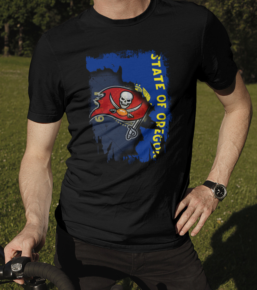 State Of Oregon Combined With Buccaneers Flag Emblem T-Shirt