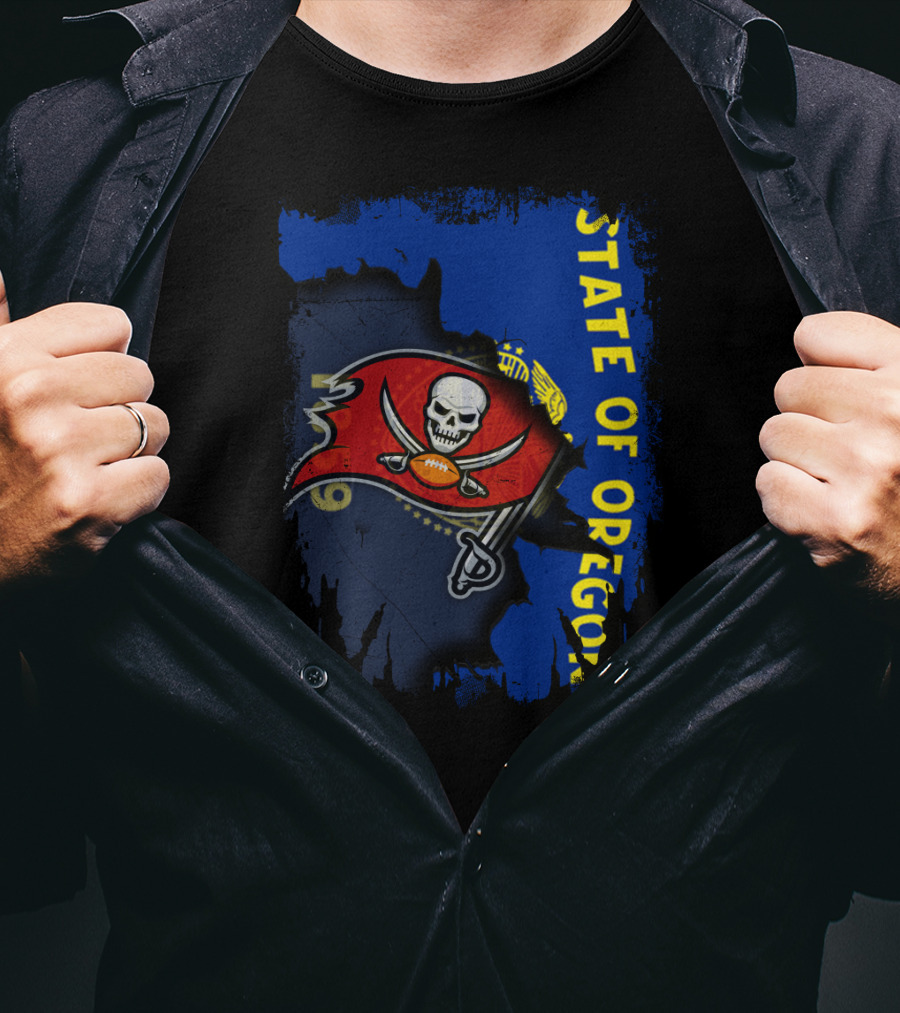 State Of Oregon Combined With Buccaneers Flag Emblem T-Shirt