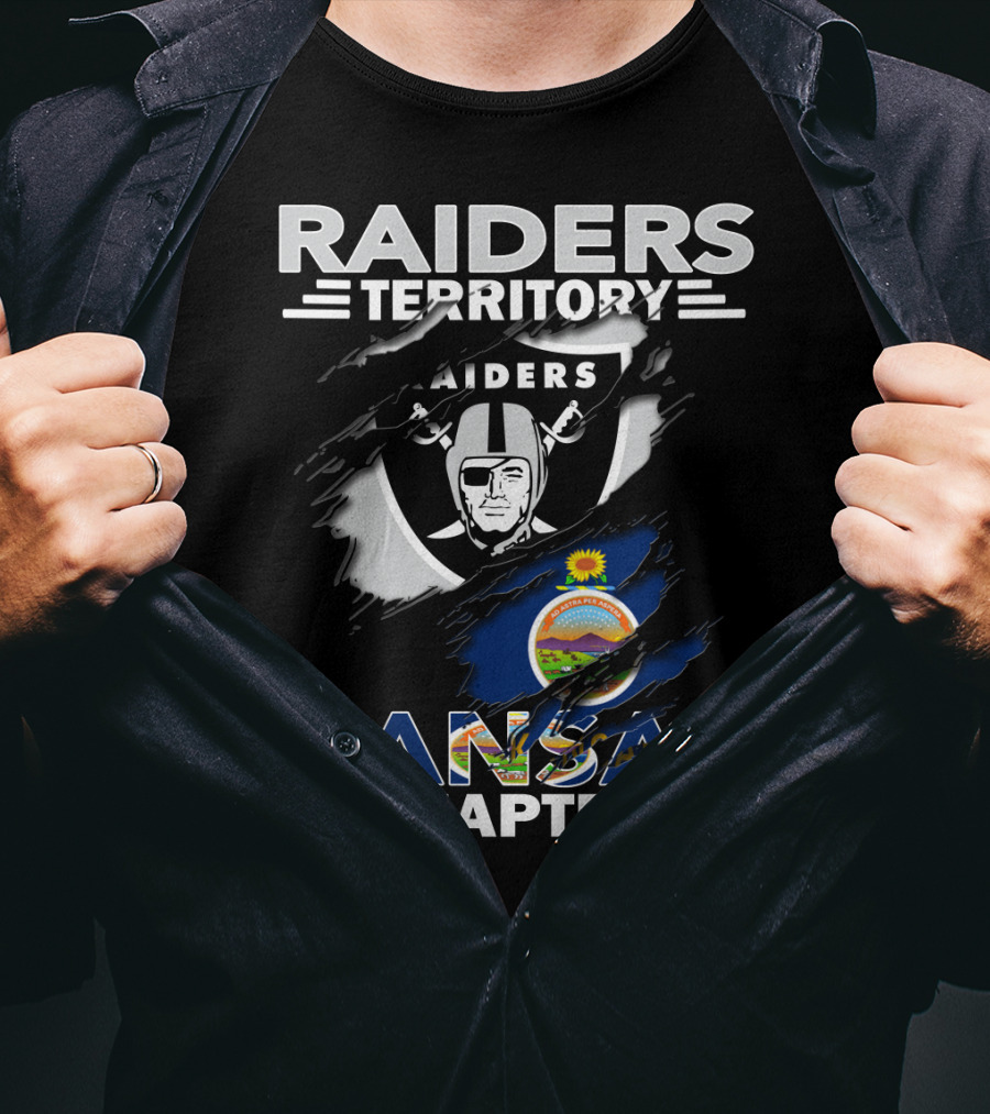Raiders Territory Kansas Chapter עם סמל ומשני דגלים T-Shirt