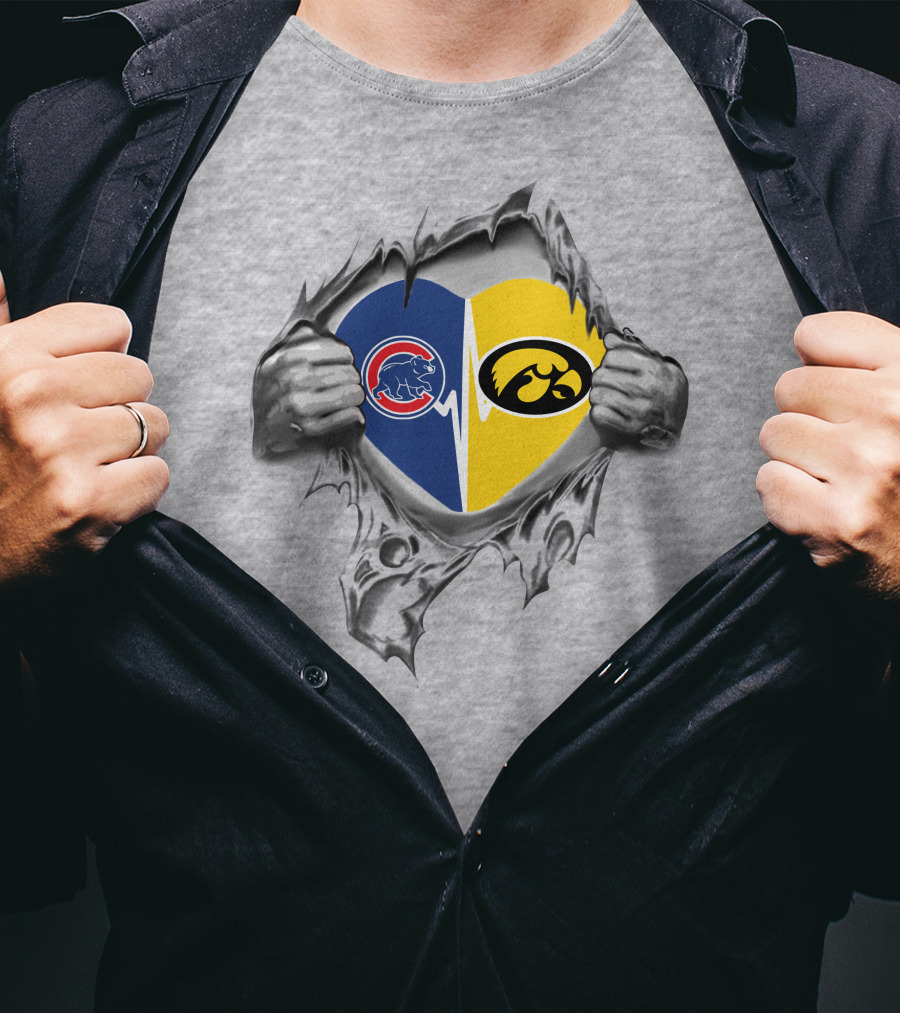 Cubs Hawkeyes Heart Symbol Hands T-Shirt