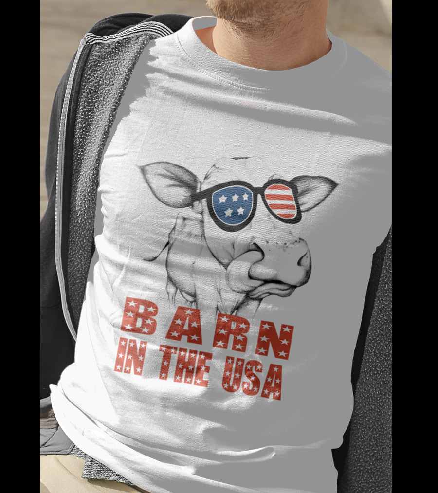 Barn In The USA Patriotic Flag Sunglasses Cow T-Shirt