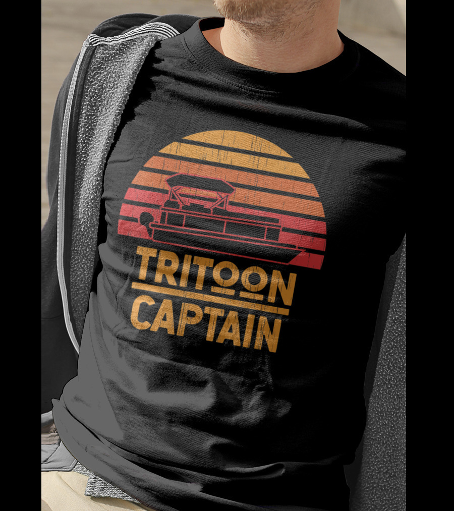 Tritoon Captain Vintage Sunset Boating Pontoon T-Shirt