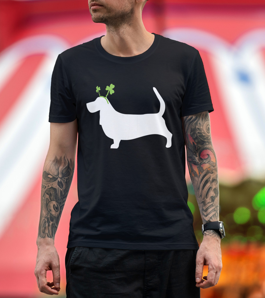 Basset Hound Shamrock St Patrick's Day T-Shirt