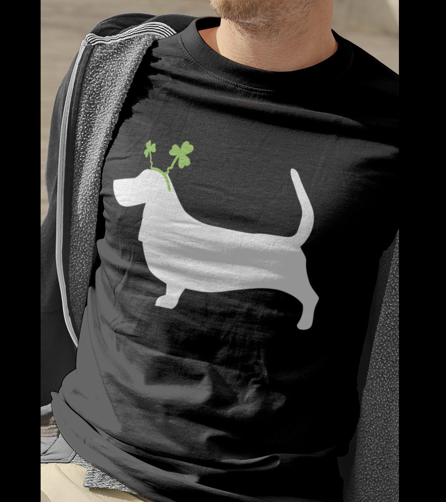 Basset Hound Shamrock St Patrick's Day T-Shirt