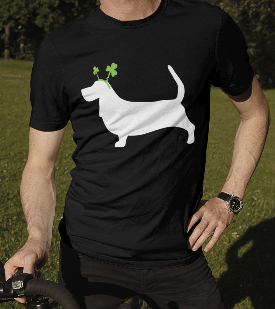 Basset Hound Shamrock St Patrick's Day T-Shirt