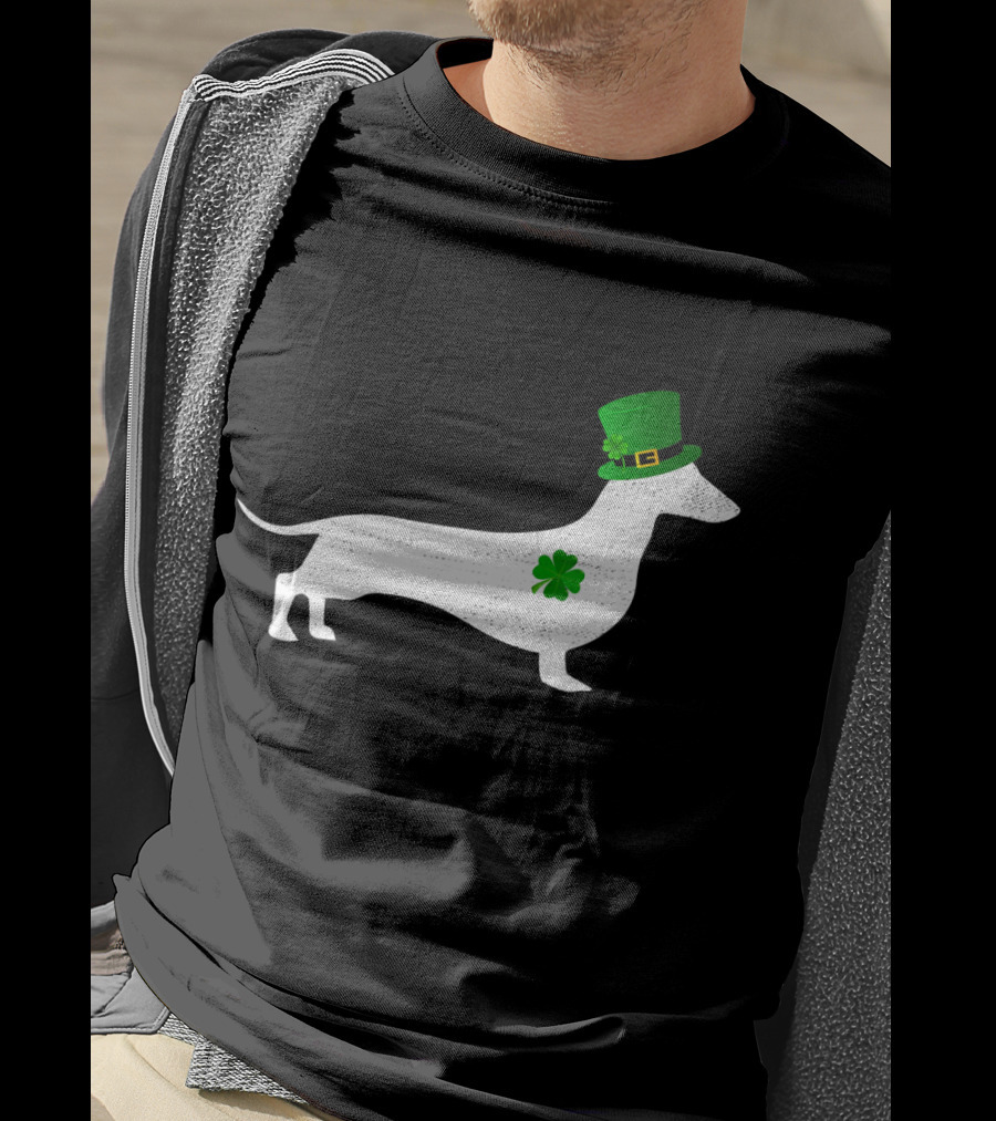 St Patrick's Day Dachshund Puppy With Green Shamrock And Hat T-Shirt