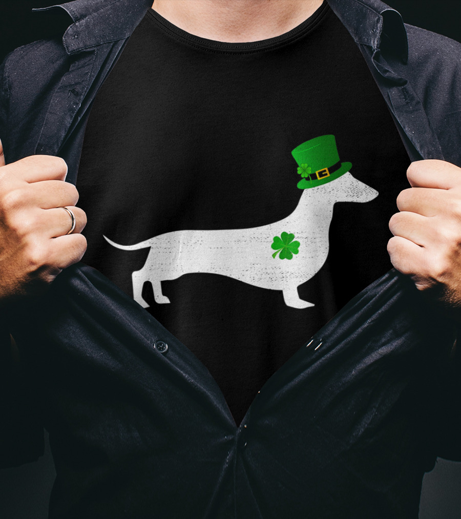 St Patrick's Day Dachshund Puppy With Green Shamrock And Hat T-Shirt