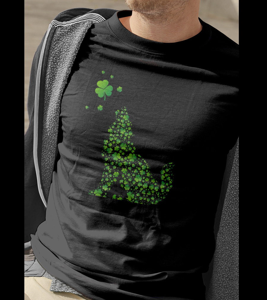 Shamrock Wolf Howling With Green Clover T-Shirt
