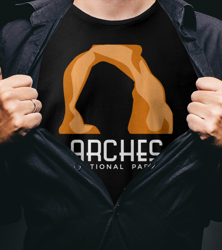 Arches National Park 1929 Moab Utah Iconic Delicate Arch T-Shirt