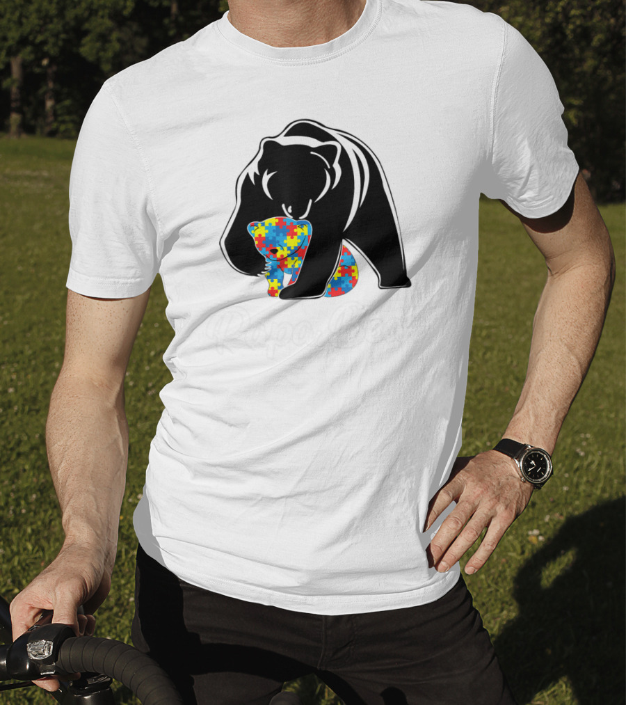 Papa Bear Autism Awareness Puzzle Bear Embrace T-Shirt