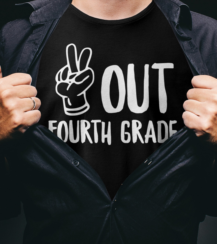 Peace Out Fourth Grade Last Day School V Sign T-Shirt