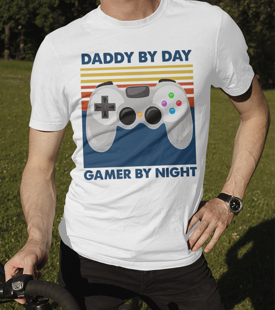 Daddy By Day Gamer By Night Retro Game Controller T-Shirt