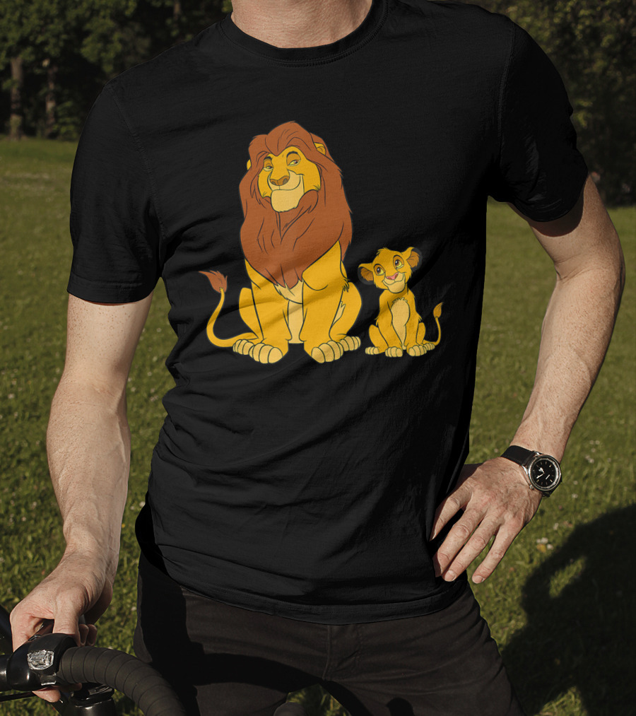 Disney The Lion King Mufasa And Young Simba Sitting Together T-Shirt