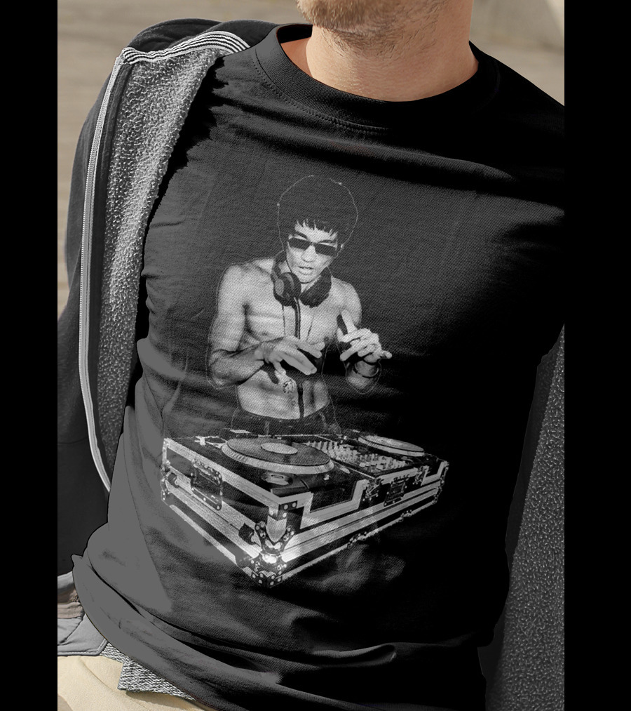 Bruce Lee Mixing Vinyl DJ Decks T-Shirt