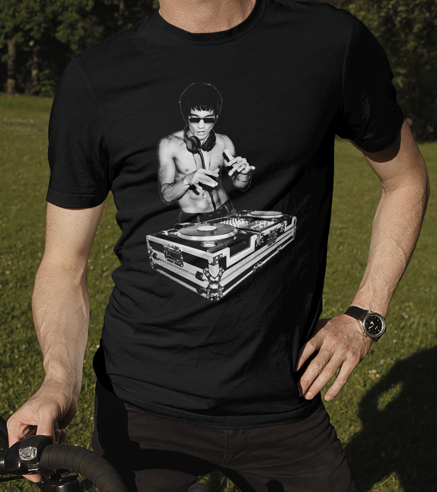 Bruce Lee Mixing Vinyl DJ Decks T-Shirt