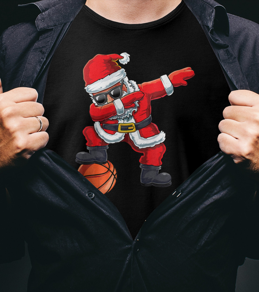 Christmas Santa Dabbing On Basketball Court Holiday Fun T-Shirt