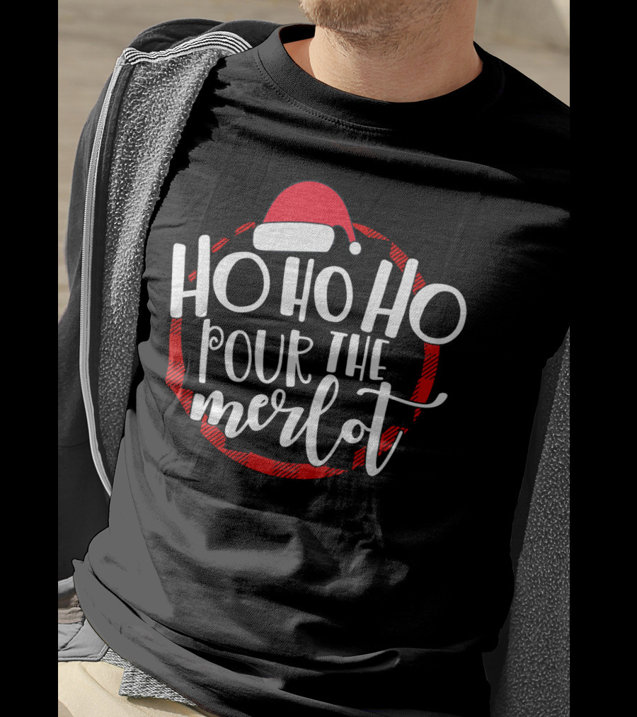 Ho Ho Ho Pour The Merlot Santa Hat Plaid Circle T-Shirt