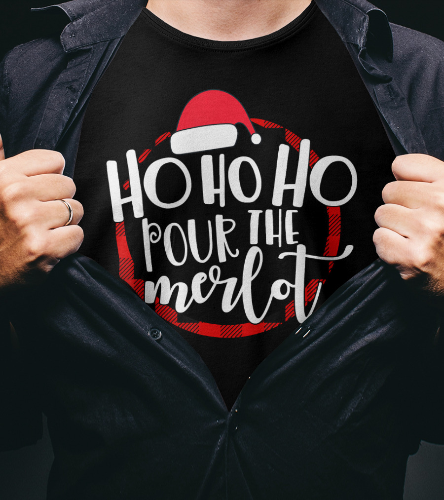 Ho Ho Ho Pour The Merlot Santa Hat Plaid Circle T-Shirt
